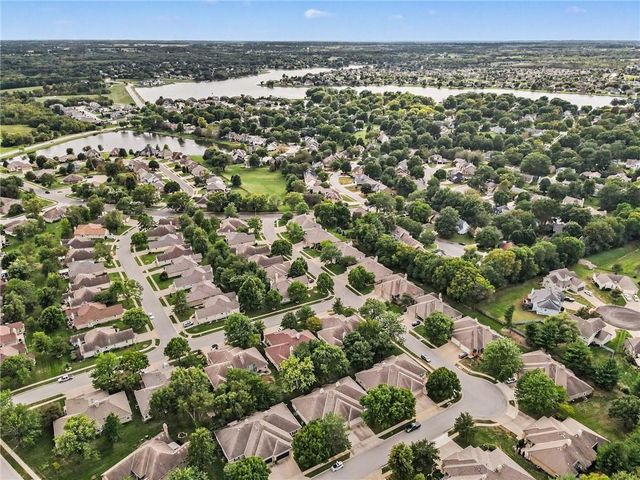 4008 SW HOMESTEAD Drive, Lee's Summit, MO 64082