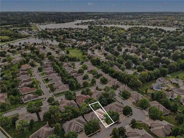 4008 SW HOMESTEAD Drive, Lee's Summit, MO 64082