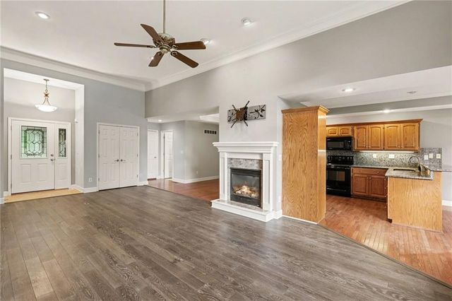 4008 SW HOMESTEAD Drive, Lee's Summit, MO 64082
