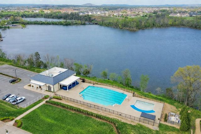 1024 Club View Dr Unit E102, Gallatin, TN 37066