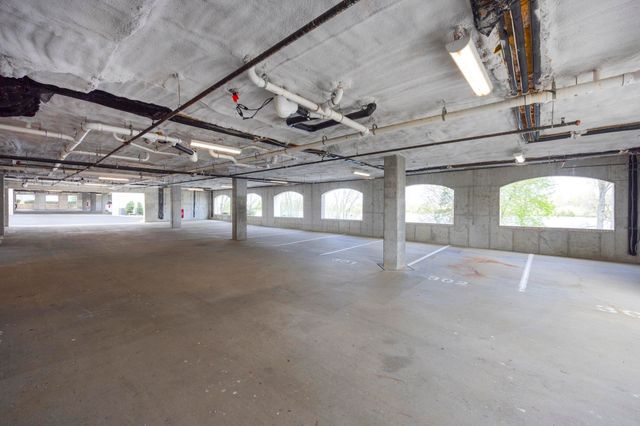 1024 Club View Dr Unit E102, Gallatin, TN 37066