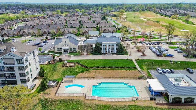 1024 Club View Dr Unit E102, Gallatin, TN 37066