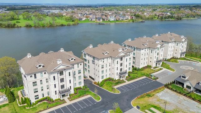 1024 Club View Dr Unit E102, Gallatin, TN 37066