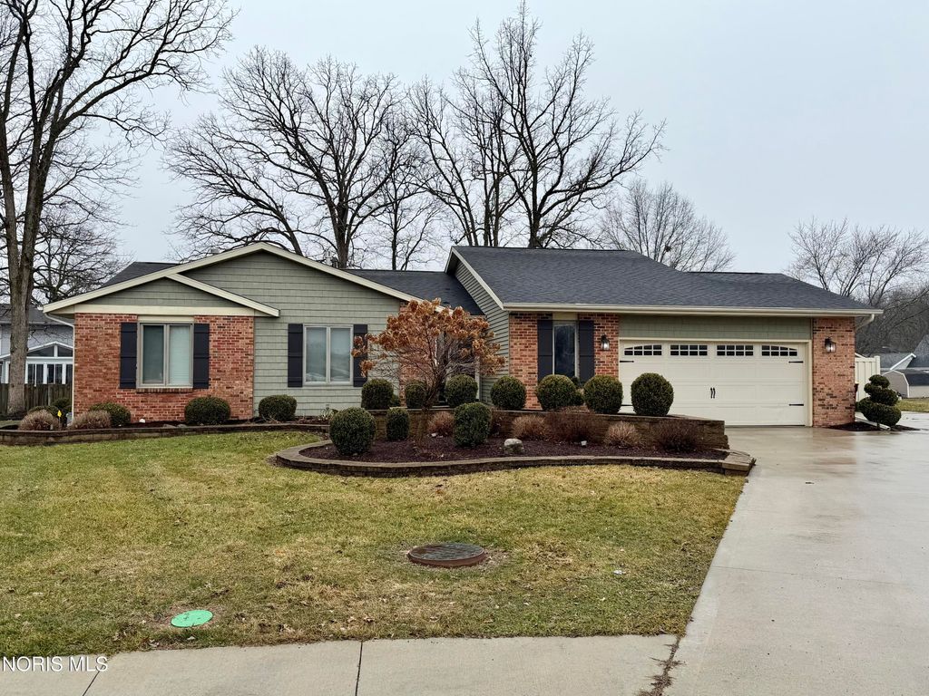 1844 Tiffin Court, Defiance, OH 43512