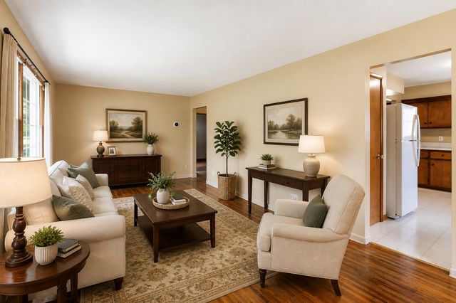 364 Meadow Lane, Woodbury, MN 55125