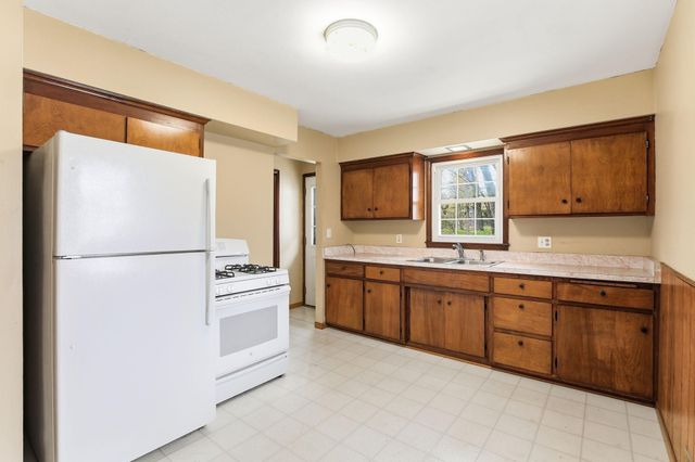 364 Meadow Lane, Woodbury, MN 55125
