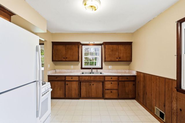364 Meadow Lane, Woodbury, MN 55125
