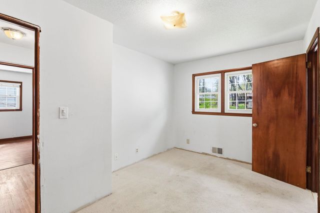 364 Meadow Lane, Woodbury, MN 55125