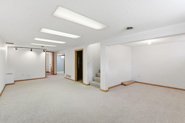 364 Meadow Lane, Woodbury, MN 55125