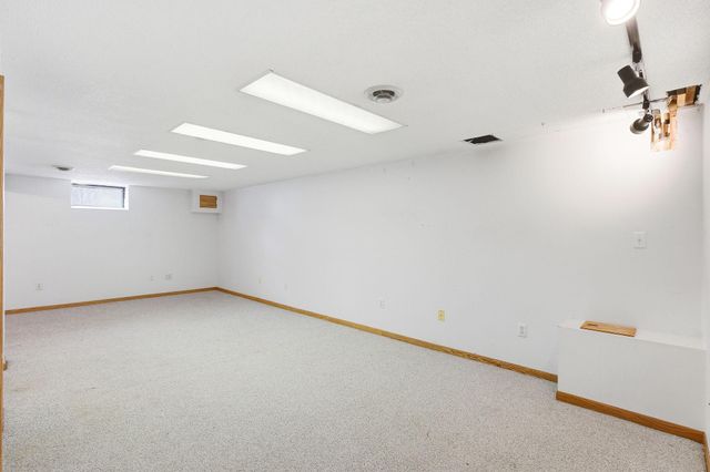 364 Meadow Lane, Woodbury, MN 55125