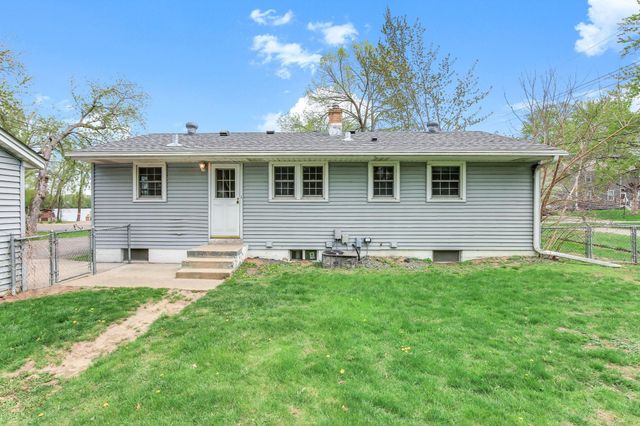 364 Meadow Lane, Woodbury, MN 55125