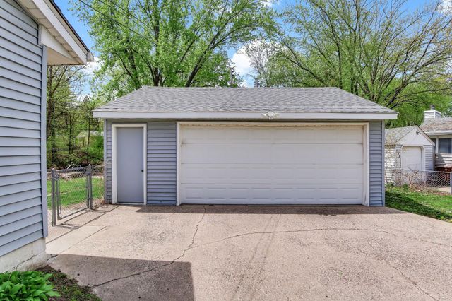 364 Meadow Lane, Woodbury, MN 55125
