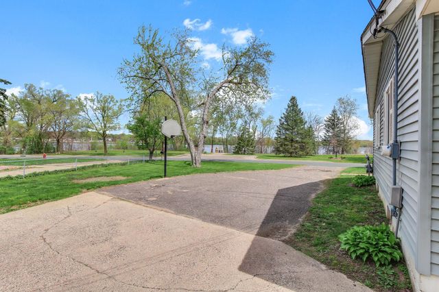 364 Meadow Lane, Woodbury, MN 55125