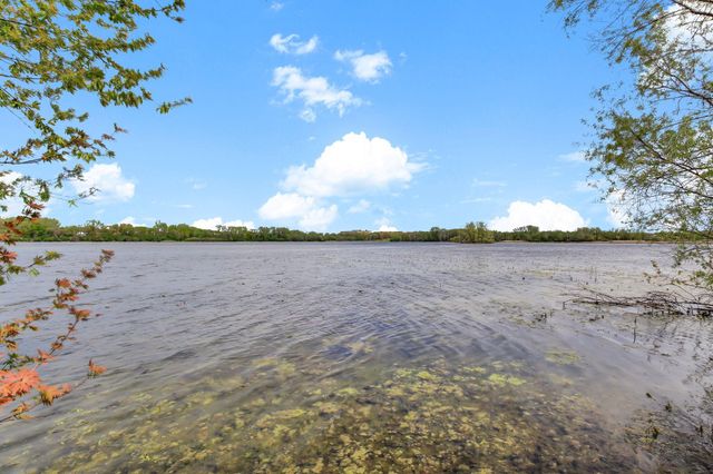 364 Meadow Lane, Woodbury, MN 55125
