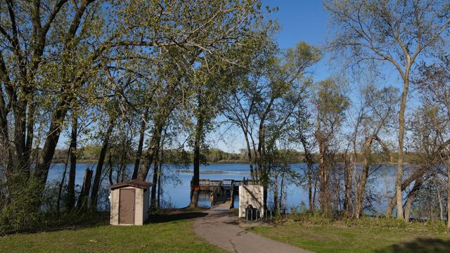 364 Meadow Lane, Woodbury, MN 55125