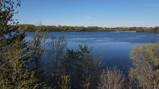 364 Meadow Lane, Woodbury, MN 55125