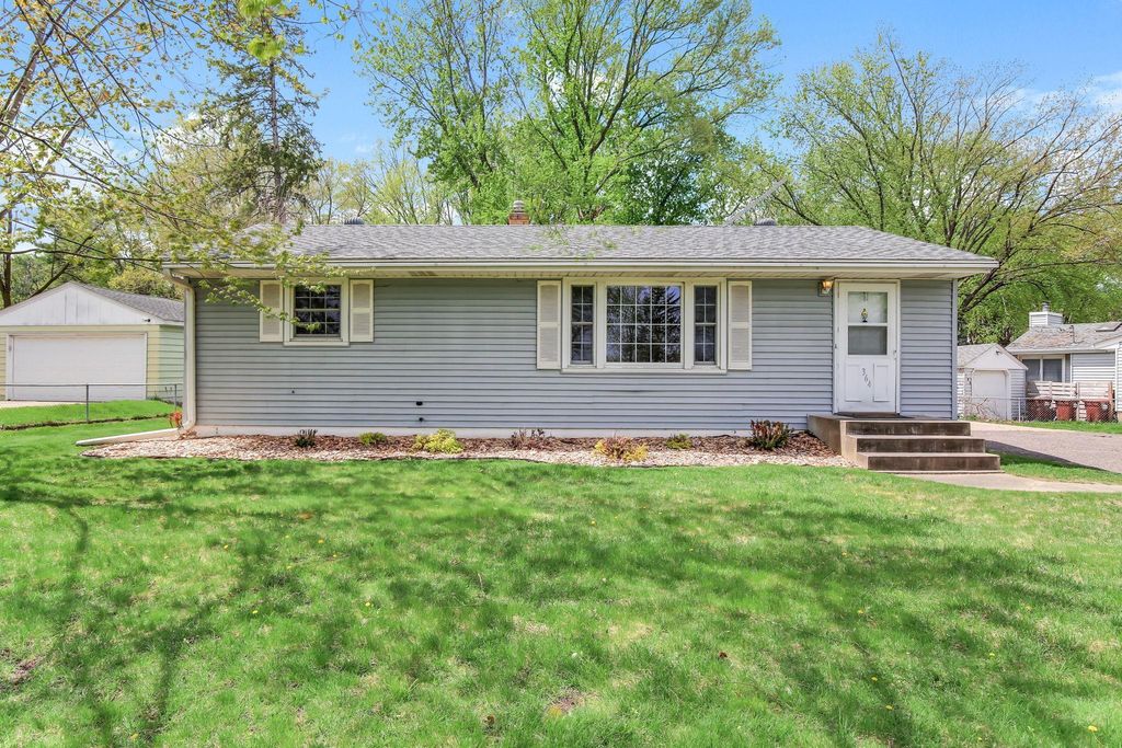 364 Meadow Lane, Woodbury, MN 55125