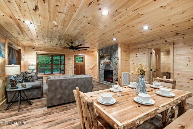 3211 Old Mountain Rd, Sevierville, TN 37876
