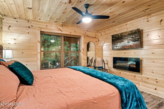 3211 Old Mountain Rd, Sevierville, TN 37876