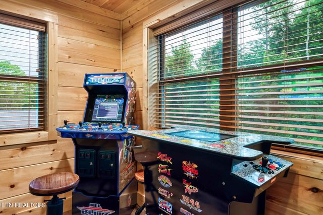 3211 Old Mountain Rd, Sevierville, TN 37876