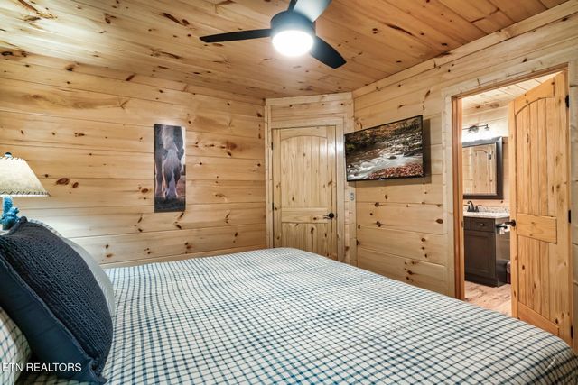 3211 Old Mountain Rd, Sevierville, TN 37876