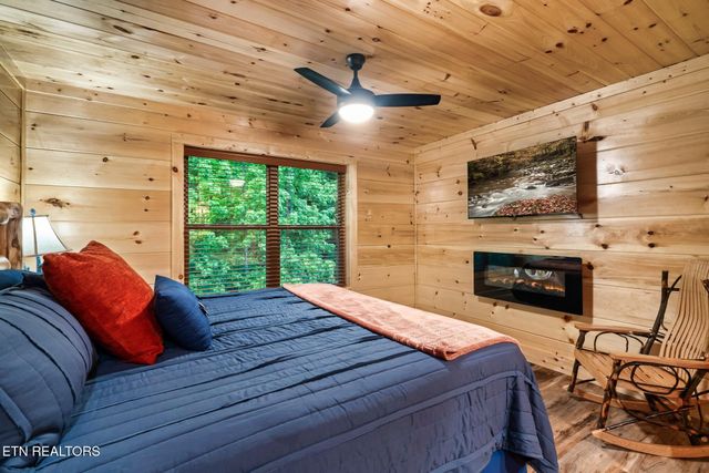 3211 Old Mountain Rd, Sevierville, TN 37876
