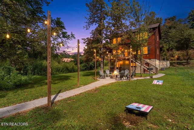 3211 Old Mountain Rd, Sevierville, TN 37876