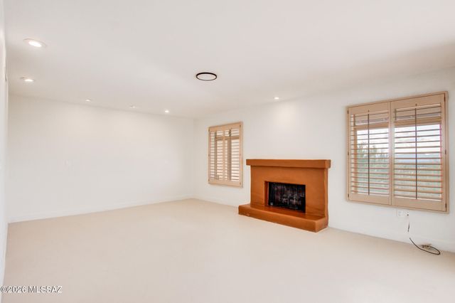 5794 E Camino Del Celador, Tucson, AZ 85750