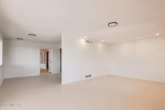 5794 E Camino Del Celador, Tucson, AZ 85750