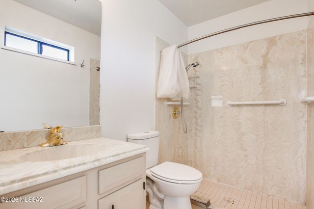 5794 E Camino Del Celador, Tucson, AZ 85750