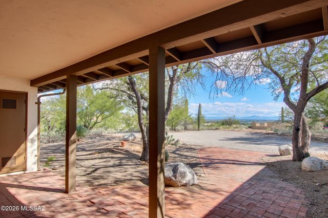5794 E Camino Del Celador, Tucson, AZ 85750