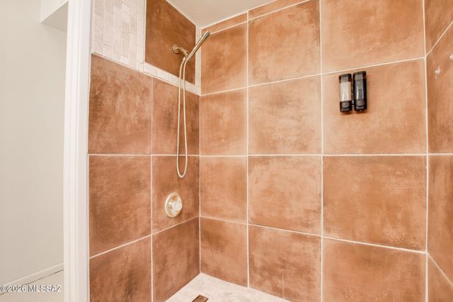 5794 E Camino Del Celador, Tucson, AZ 85750