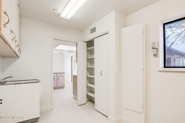 5794 E Camino Del Celador, Tucson, AZ 85750