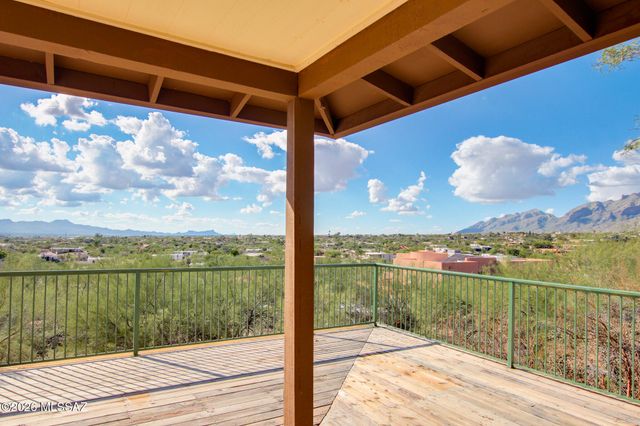 5794 E Camino Del Celador, Tucson, AZ 85750