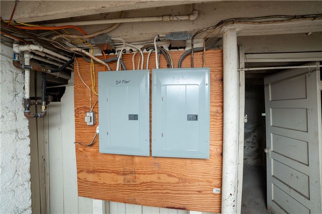 15 Taft Avenue, Providence, RI 02906