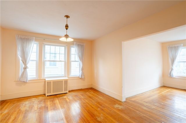 15 Taft Avenue, Providence, RI 02906