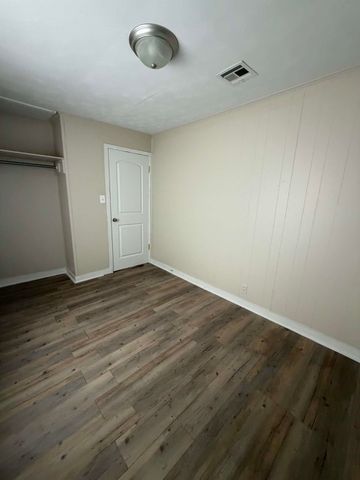 2966 S Davidson St, Wichita, KS 67210