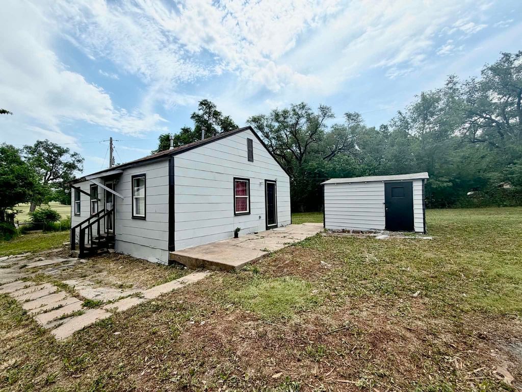 2966 S Davidson St, Wichita, KS 67210