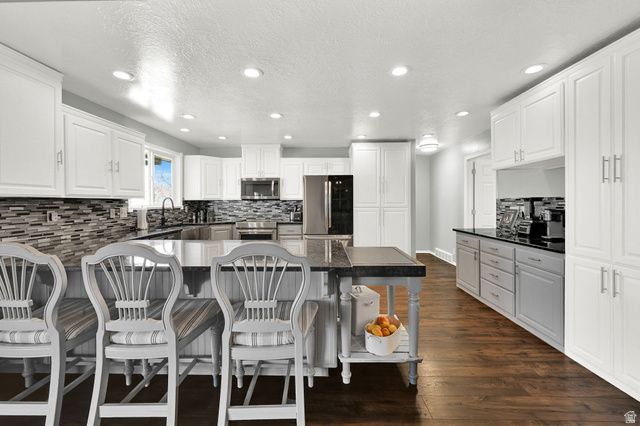 3643 LAKEVIEW DR, North Ogden, UT 84414