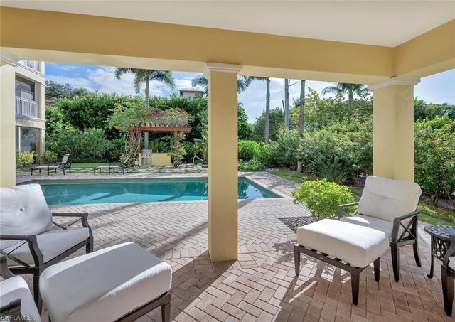 325 3rd ST S # 6, Naples, FL 34102