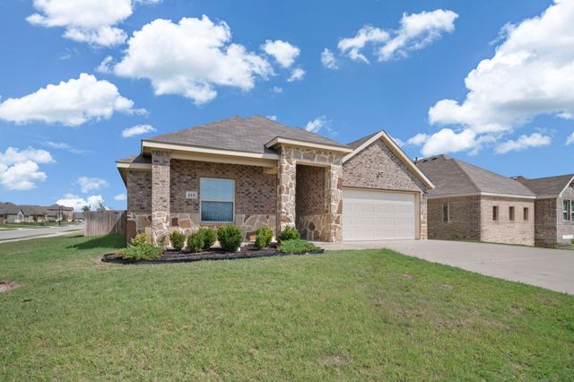 418 War Emblem Lane, Waxahachie, TX 75165