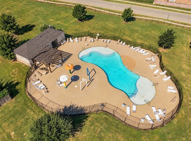 418 War Emblem Lane, Waxahachie, TX 75165