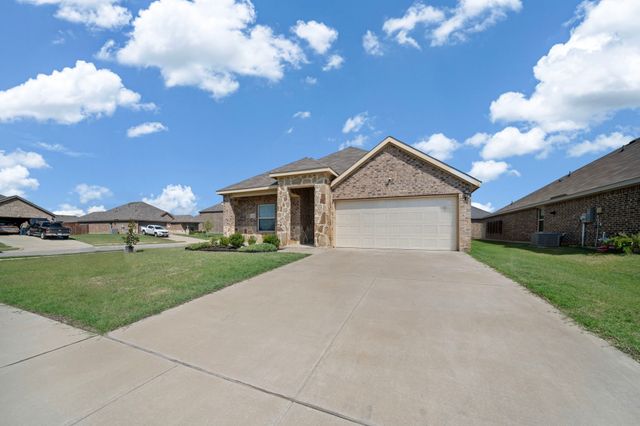 418 War Emblem Lane, Waxahachie, TX 75165