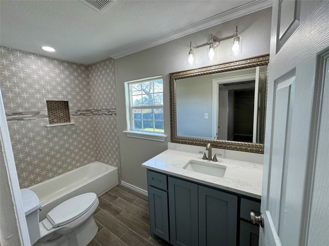 320 W Washington Street, Sherman, TX 75090