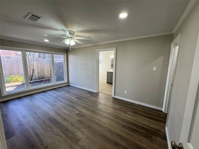 320 W Washington Street, Sherman, TX 75090