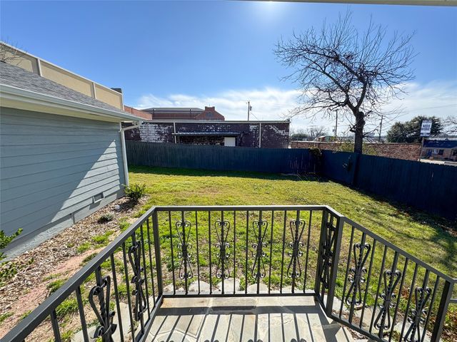 320 W Washington Street, Sherman, TX 75090