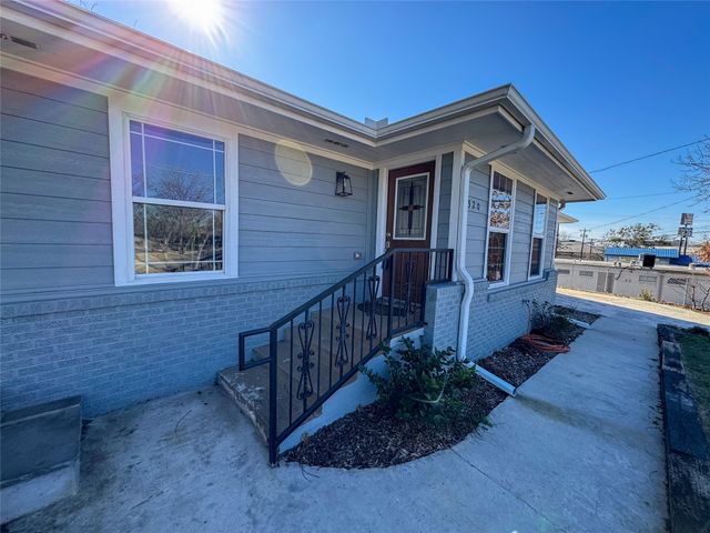 320 W Washington Street, Sherman, TX 75090