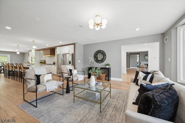 284 Mendham Rd, Morris Twp., NJ 07960