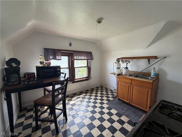 716 E 160th Street, Cleveland, OH 44110