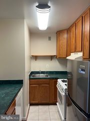 5340 HOLMES RUN PKWY #516, Alexandria, VA 22304